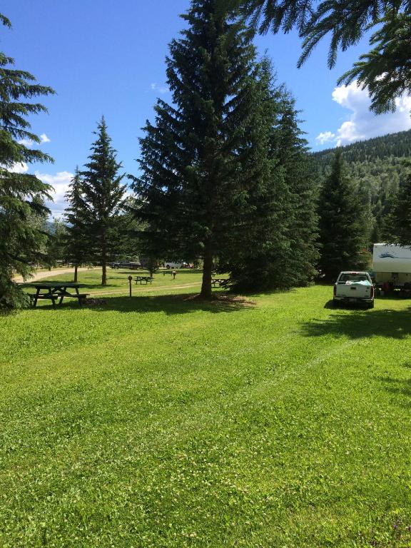 Helmcken Falls Lodge & RV Park photo 3