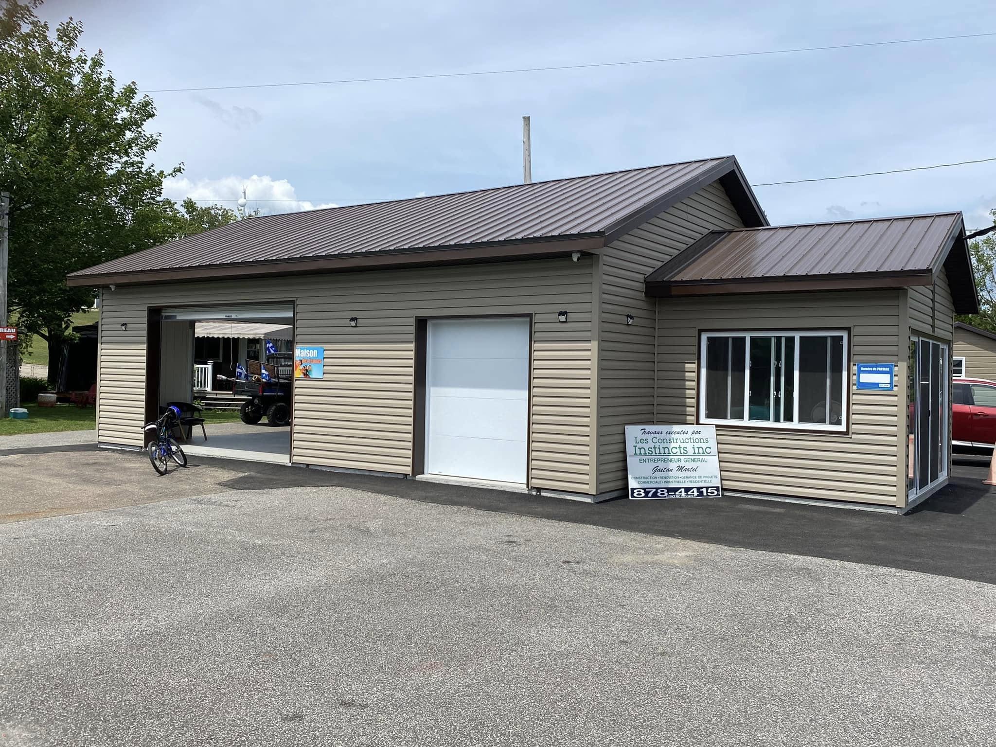 Claire Fontaine Camping photo 9