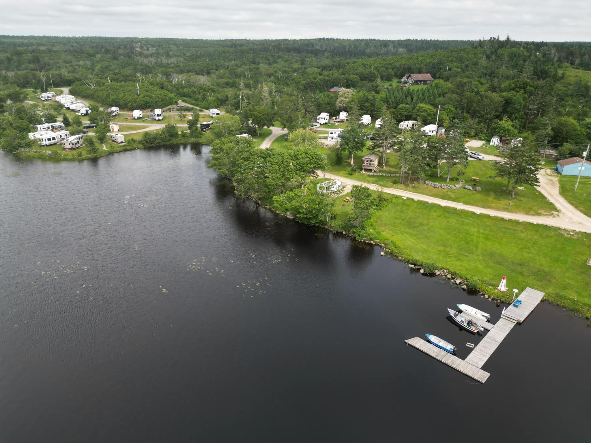 Lake Breeze Campground & Cottages amenities