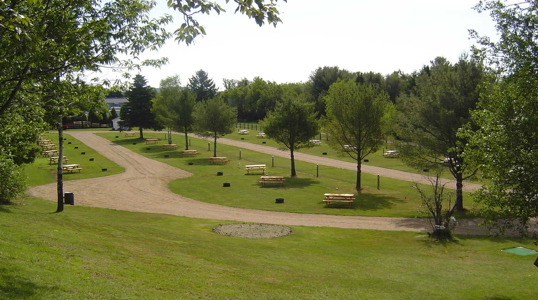 Claire Fontaine Camping photo 2