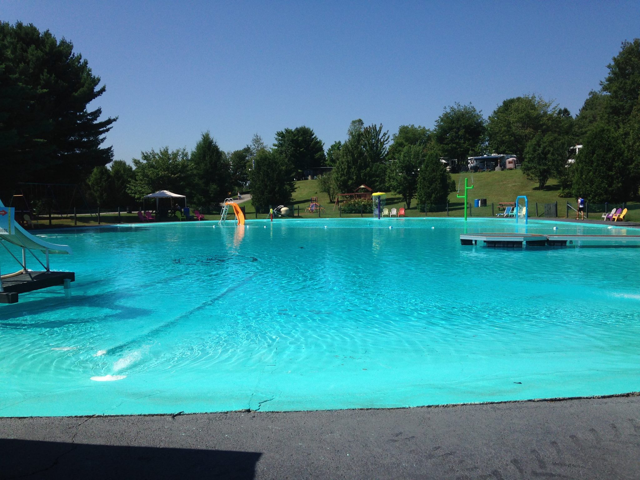 Claire Fontaine Camping photo 6