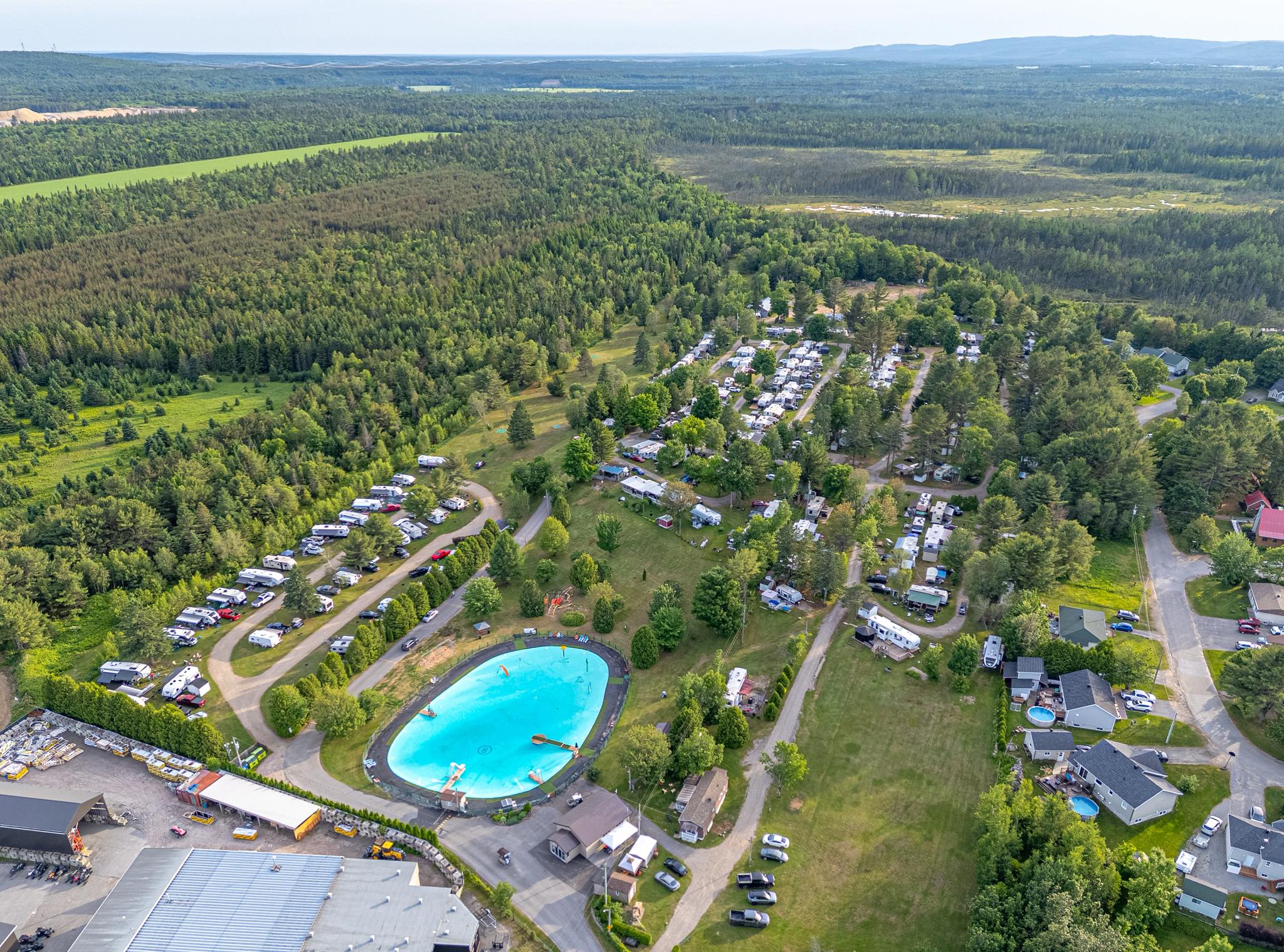Claire Fontaine Camping amenities