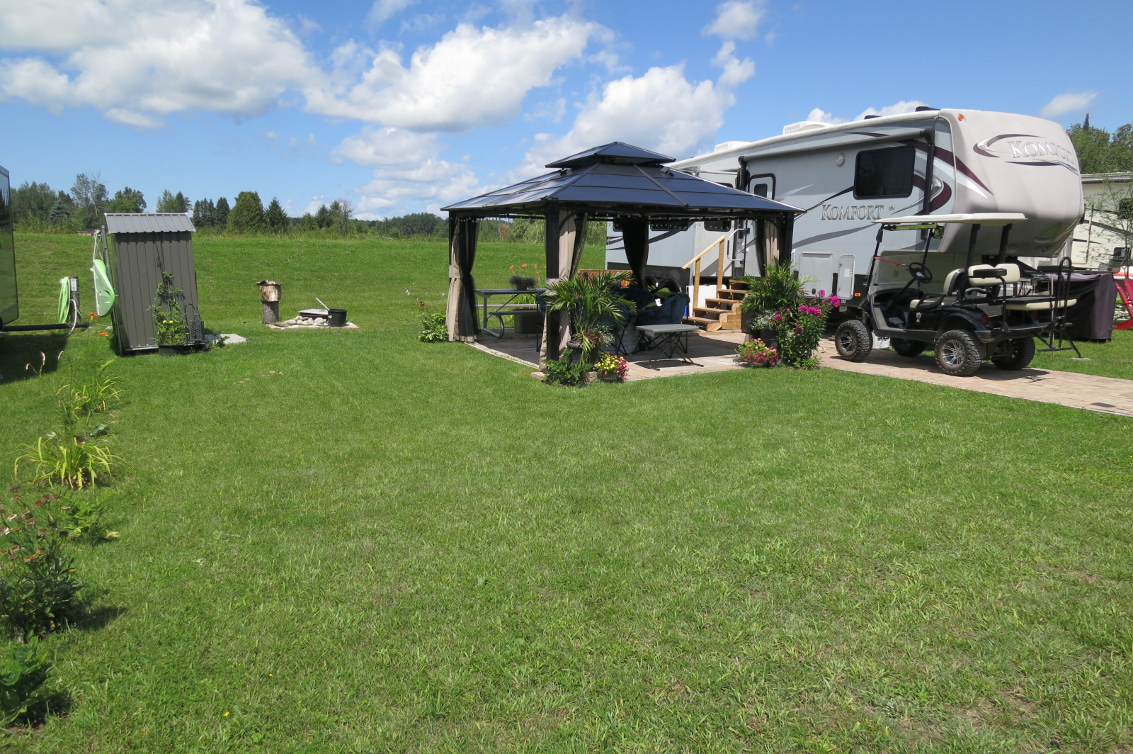 Rainbow Valley Family Holiday Park photo 2